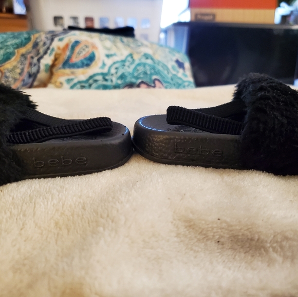 Bebe sandal size large 9/10 Black And Gold - Picture 5 of 5